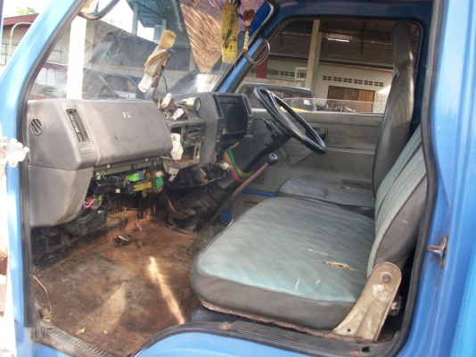 รถ 6  ล้อ nkr 100  แรงม้า เพาเวอร์  พร้อมใช้งาน หรือรับแลกเปลี่ยนรถทุกชนิดครับ ส่วนต่างค่อยคุยกัน