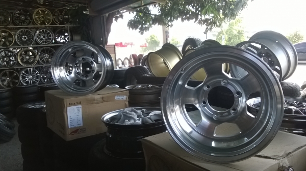 ขายล้อใหม่ขอบ15 6รูกว้าง 10 นิ้ว ชุดละ11800