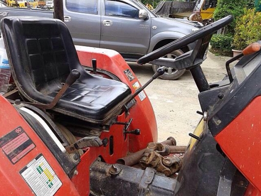 ขายรถไถ NAGANU เครื่อง 31 แรง 2 เพลา มีใบดันหน้า เอกสารเล่มทะเบียนมี 2 คัน