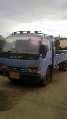 ขายรถบรรทุกหกล้อ ISUZU NPR เครื่องฝาขาว 120 แรง รถห้าง กระบะคาร์โก้ยาว 5 เมตร รถปี 40