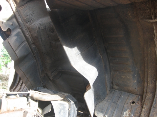 HINO  FF  เครื่อง EH 700 /  168 แรง  415,000 บาท