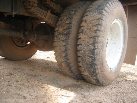 HINO  FF  เครื่อง EH 700 /  168 แรง  415,000 บาท