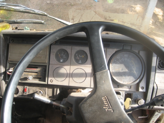 HINO  FF  เครื่อง EH 700 /  168 แรง  415,000 บาท