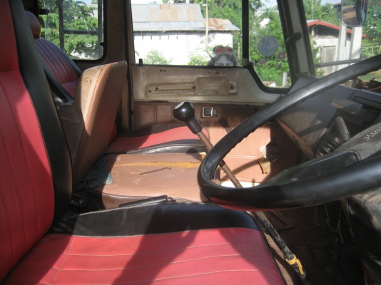 HINO  FF  เครื่อง EH 700 /  168 แรง  415,000 บาท