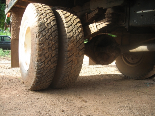 HINO  FF  เครื่อง EH 700 /  168 แรง  415,000 บาท