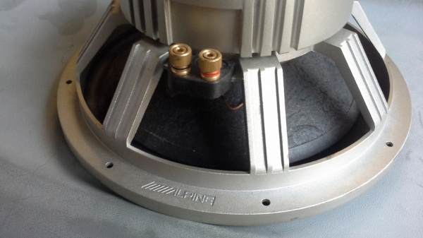 ดอก Sub Alpine ขนาด 12 นิ้ว 1000W Made in Japan ดอก Sub Alpine ขนาด 12 นิ้ว 1000W Made in Japan