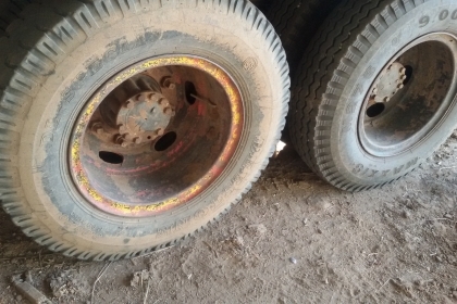 ยังขายเหมือนเดิมคับ ขายด่วน..สิบล้อ2เพลา สนใจ 0834125434