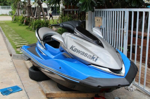 เจ็ทสกี Kawasaki ultra 250x มือ2ญี่ปุ่นสภาพสวยทุกอย่างครบหมดขาดเครื่องอย่างเดียว