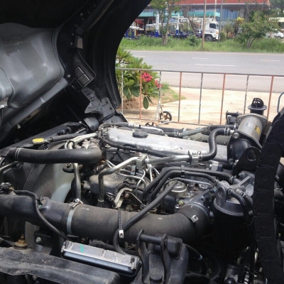 รถอีซูซุ 6 ล้อ  พื้นเรียบ NPR  150 แรงม้า. ปี 57  ( รถวิ่ง 1,9xx กม. )  สนใจติดต่อ  081 - 6079515