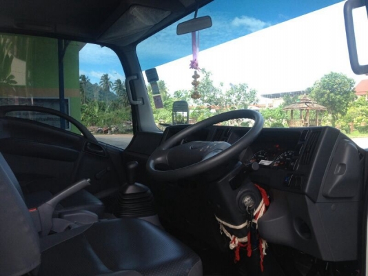 รถอีซูซุ 6 ล้อ  พื้นเรียบ NPR  150 แรงม้า. ปี 57  ( รถวิ่ง 1,9xx กม. )  สนใจติดต่อ  081 - 6079515