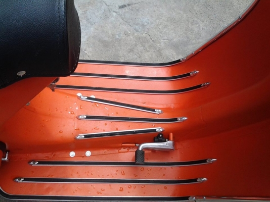 ขาย vespa 64 อินเดียสวยๆ no book รถประกอบใหม่สีส้มด้านสวยๆ ราคาไม่แพง อุปกรณ์ใหม่ๆครับ เอกสารอินวอยครับ ราคา 39900 บาท ราคา คุยได้ครับรับแลกรับเทรินทุกรุ่นครับ สนใจติดต่อ 0826336557 โป้งครับ