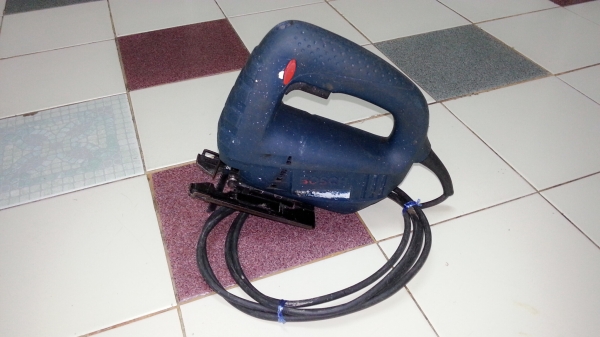 ขายเลื่อยจิ๊กซอยี่ห้อBOSCHรุ่นGST65 พร้อมใช้งานครับ