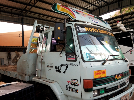 ขายรถ 10 ล้อเทเลอร์ ISUZU ROCKY 175 แรงม้า 2 เพลาสโลว์กลาง ราคา 700000