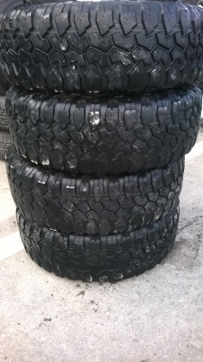 ขายยาง285 75 16 ปี10ชุดละ9000
