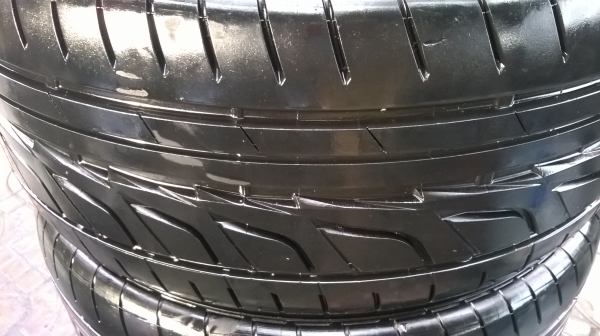 ขายยาง 245 45 17 บิสโตนชุดละ8000 ขายยาง 245 45 17 บิสโตนชุดละ8000