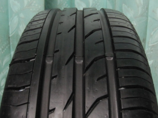 ขายล้อแม็กป้ายแดง Ford Fiesta ตัวท๊อป พร้อมยางขอบ 16