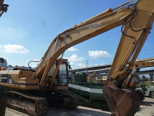 ขายรถขุด CAT sizeใหญ่มีลายหัวเจาะพร้อม นำเข้าจากญี่ปุ่น