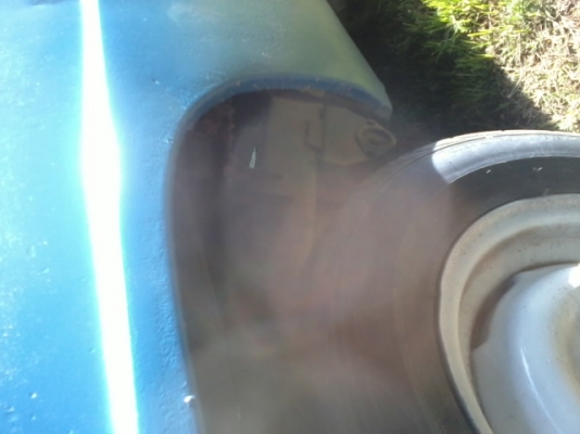 ขายรถมาสด้าน้อย 1400 c.c.สภาพพร้อมใช้ ติดแก็ส ประหยัดสุดๆๆ