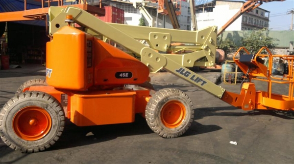 ขายรถกระเช้า JLG Model  45E สภาพดี เก่านอกแท้