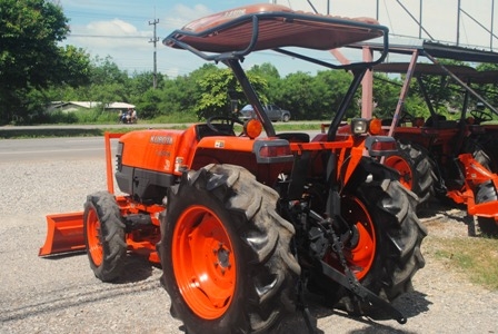ขายรถไถ Kubota L 4508 (4WD) พร้อมดันหน้าช้าง ขายรถไถ Kubota L 4508 (4WD) พร้อมดันหน้าช้าง