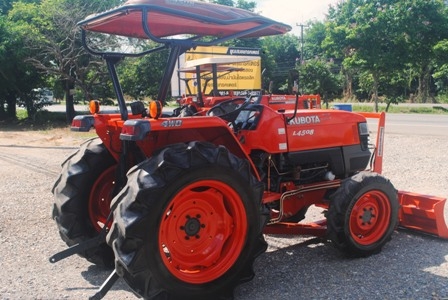 ขายรถไถ Kubota L 4508 (4WD) พร้อมดันหน้าช้าง ขายรถไถ Kubota L 4508 (4WD) พร้อมดันหน้าช้าง