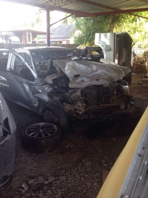 ซากโตโยต้าD4Dช่วงยาว เพลาลอย เล่มโอนลอยปี 03 เเยกขายเป็นอะไหลทุกอย่าง ซากโตโยต้าD4Dช่วงยาว เพลาลอย เล่มโอนลอยปี 03 เเยกขายเป็นอะไหลทุกอย่าง