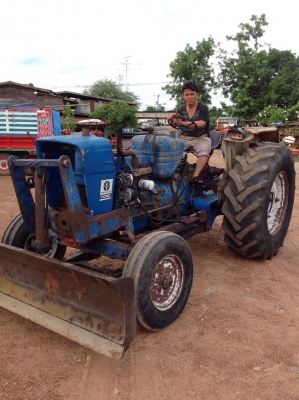 แทรกเตอร์ฟอร์ด 6600 T3. ขายตามสภาพ มีใบดันหน้าเเละผาน 4หลัง