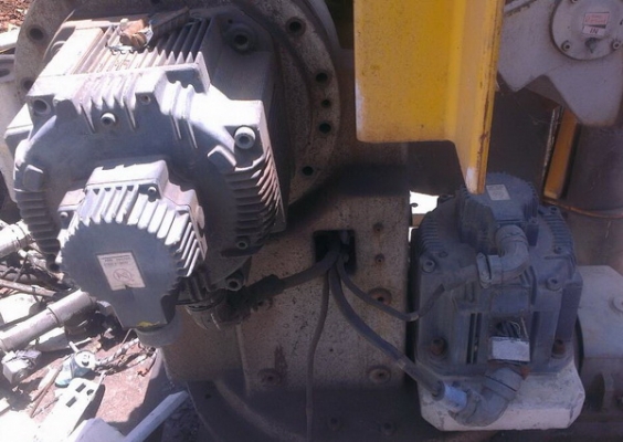 ขาย SERVO MOTOR YASKAWA สภาพดี มี 6 ตัว เป็นของ ติดกับ ROBOT ขายไม่แพงครับ