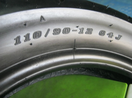 ขายยางหลัง DUNLOP ขอบ 12 "