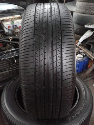 ขาย215 55 17 BRIDGESTONE RE33 ปี12 ชุดละ 3400