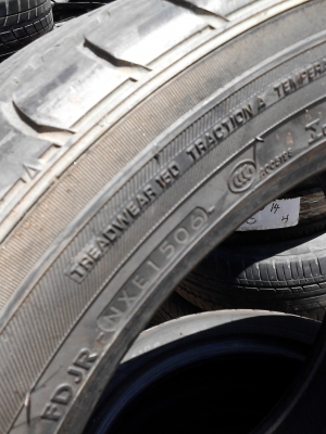 225/50R17  YOKOHAMA  ADVANCE A10A มีชุด 4 เส้น โทร.081-427-3941