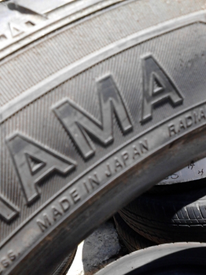 225/50R17  YOKOHAMA  ADVANCE A10A มีชุด 4 เส้น โทร.081-427-3941