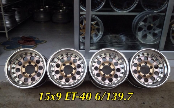 ขายล้อหยดน้ำแท้ญี่ปุ่น ขอบ 15X9" 6 รู ออฟลึก 5 นิ้ว มี 2 ชุดครับ