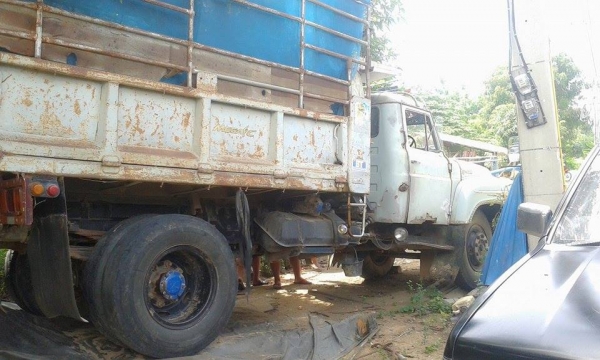 หน้ายาว 6ล้อ ISUZU ดั้ม สภาพสวย