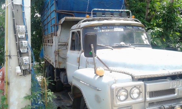 หน้ายาว 6ล้อ ISUZU ดั้ม สภาพสวย