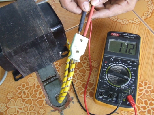 ขายหม้อแปลงไฟ 220ออก110v แอมสูงลูกใหญ่ขายถก 1000เดียว ขายหม้อแปลงไฟ 220ออก110v แอมสูงลูกใหญ่ขายถก 1000เดียว