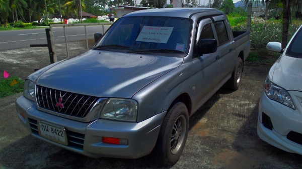 ขายดาวน์60,000 สตราด้า 2.5 ปี 2002