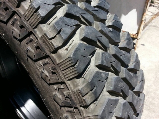 ขายยาง  Maxxis Bighorn   245 x 75 x 16