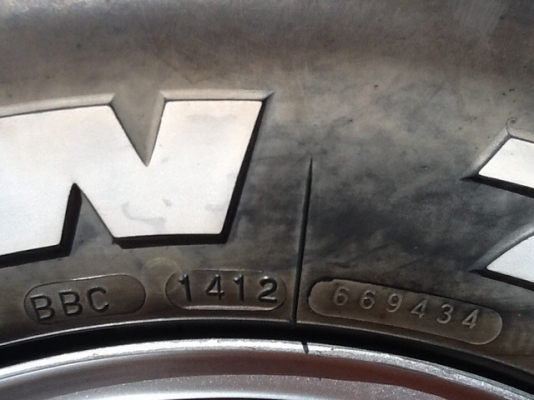 ขายยาง  Maxxis Bighorn   245 x 75 x 16