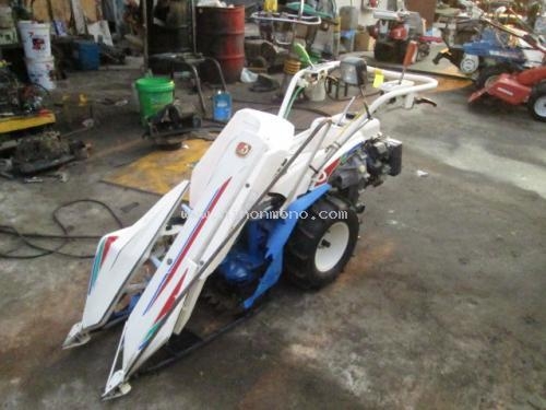 รถเกี่ยวข้าวเดินตาม!!!! ISEKI  R002  รหัสสินค้า : 14001685  หรือเพิ่มเติมไดที่ www.nihonmono.com