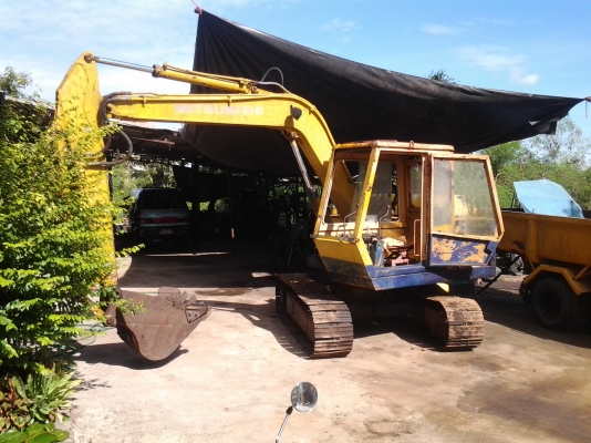 ขายรถแมคโครมิตรซูPC60 สภาพพร้อมใช้งาน เอวแน่น เครื่องนิ่งเหมือนใหม่ แห้งๆ มีลายหัวเจาะ แทคหนา ประวัติรถซื้อมาจากเชียงกง เอามาเก็บรายละเอียดทำสีรองาน แต่ผู้จ้างงานยกเลิก เลยจอดทิ้ง 2 ปี ซื้อมา 450000 ตัดใจขาย 250000 บาทครับ