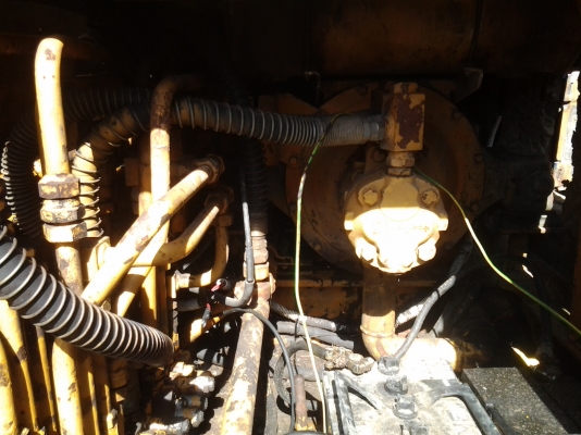 ขายรถแมคโครมิตรซูPC60 สภาพพร้อมใช้งาน เอวแน่น เครื่องนิ่งเหมือนใหม่ แห้งๆ มีลายหัวเจาะ แทคหนา ประวัติรถซื้อมาจากเชียงกง เอามาเก็บรายละเอียดทำสีรองาน แต่ผู้จ้างงานยกเลิก เลยจอดทิ้ง 2 ปี ซื้อมา 450000 ตัดใจขาย 250000 บาทครับ