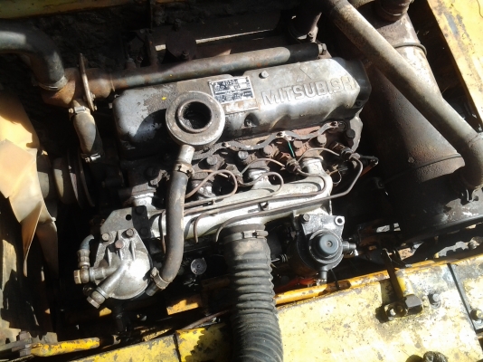 ขายรถแมคโครมิตรซูPC60 สภาพพร้อมใช้งาน เอวแน่น เครื่องนิ่งเหมือนใหม่ แห้งๆ มีลายหัวเจาะ แทคหนา ประวัติรถซื้อมาจากเชียงกง เอามาเก็บรายละเอียดทำสีรองาน แต่ผู้จ้างงานยกเลิก เลยจอดทิ้ง 2 ปี ซื้อมา 450000 ตัดใจขาย 250000 บาทครับ