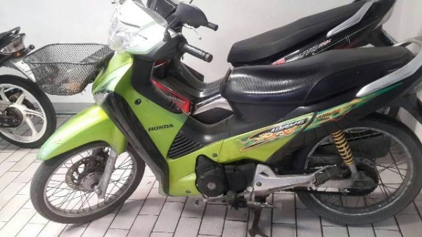 ทะเบียนตอง 444 wave125s ไฟเลี้ยวบังลม สีเขียวดำ เครื่องดี