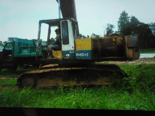 ขายรถแบคโฮ KOMATSU PC 200-3 เครื่องเดิมปั้มเดิมโซ่หนาเอวแน่นเอกสารใบสัญญาซื้อขาย