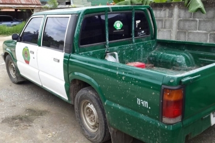 ขายรถ MAZDA 4 ประตู  เครื่องมักรดำ  สภาพสวย  แอร์เย็น