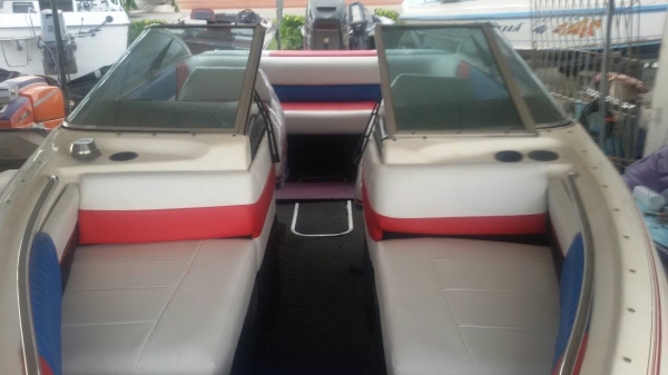 เรืออเมริกาaarivaพร้อมเทลเลอร์นอกล้อคู่เครื่องฟอร์ต150แรงๆๆ