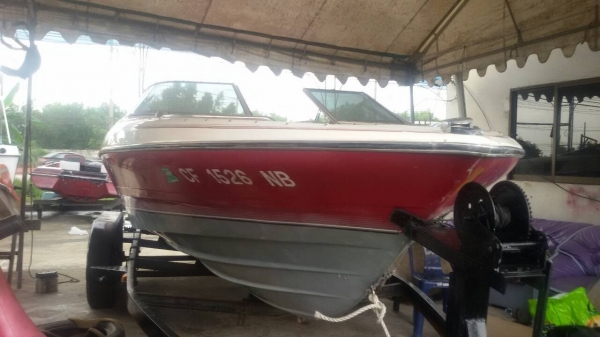 เรืออเมริกาaarivaพร้อมเทลเลอร์นอกล้อคู่เครื่องฟอร์ต150แรงๆๆ