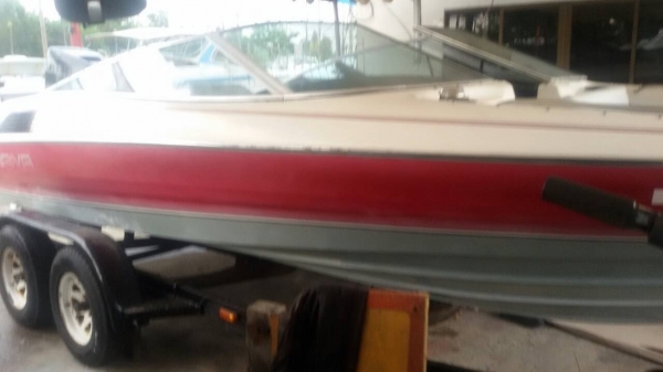 เรืออเมริกาaarivaพร้อมเทลเลอร์นอกล้อคู่เครื่องฟอร์ต150แรงๆๆ