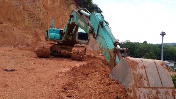 SK200 YN07 ไฟฟ้าครบ บูมอามสวย.. เครื่ิองดี ปั้มดี..สีเดิม ช่วงล่างดี เอวดี เอกสารชุดอินวอยล์...